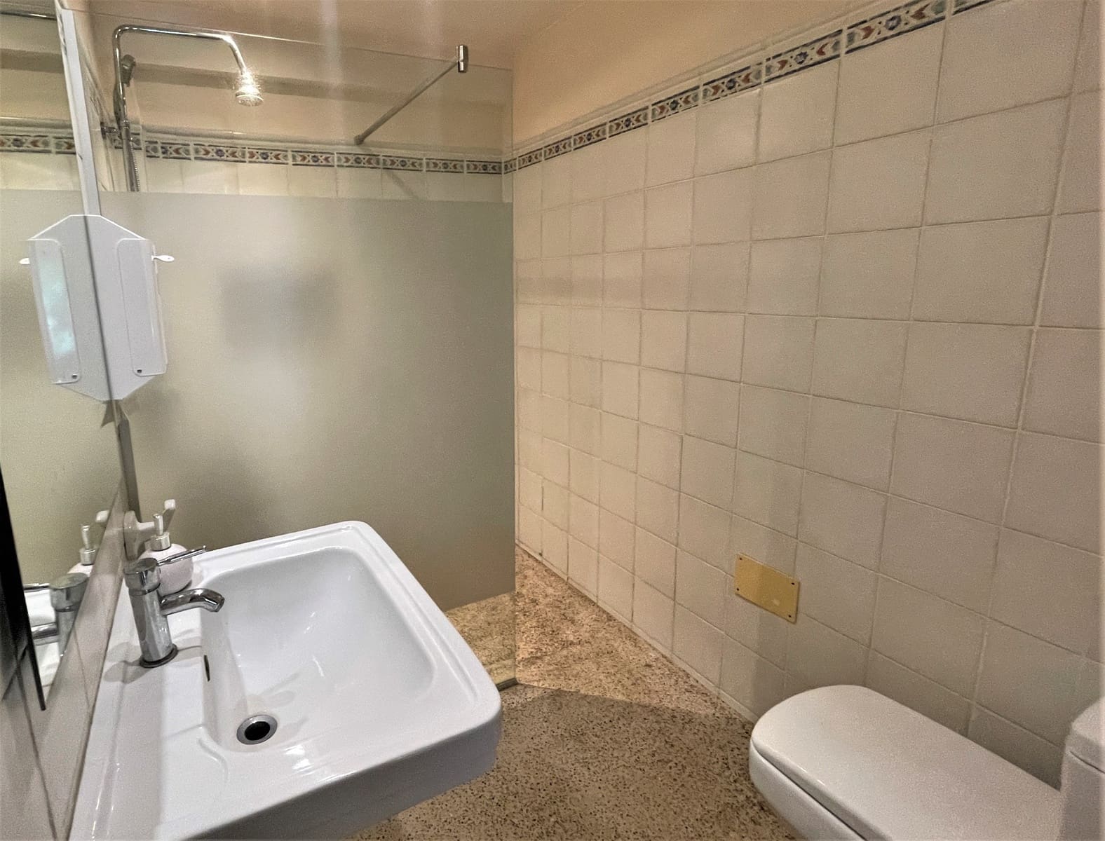 3 sovrum Villa att hyra i Buger med pool garage - 2 700 € (Ref: 6398393)