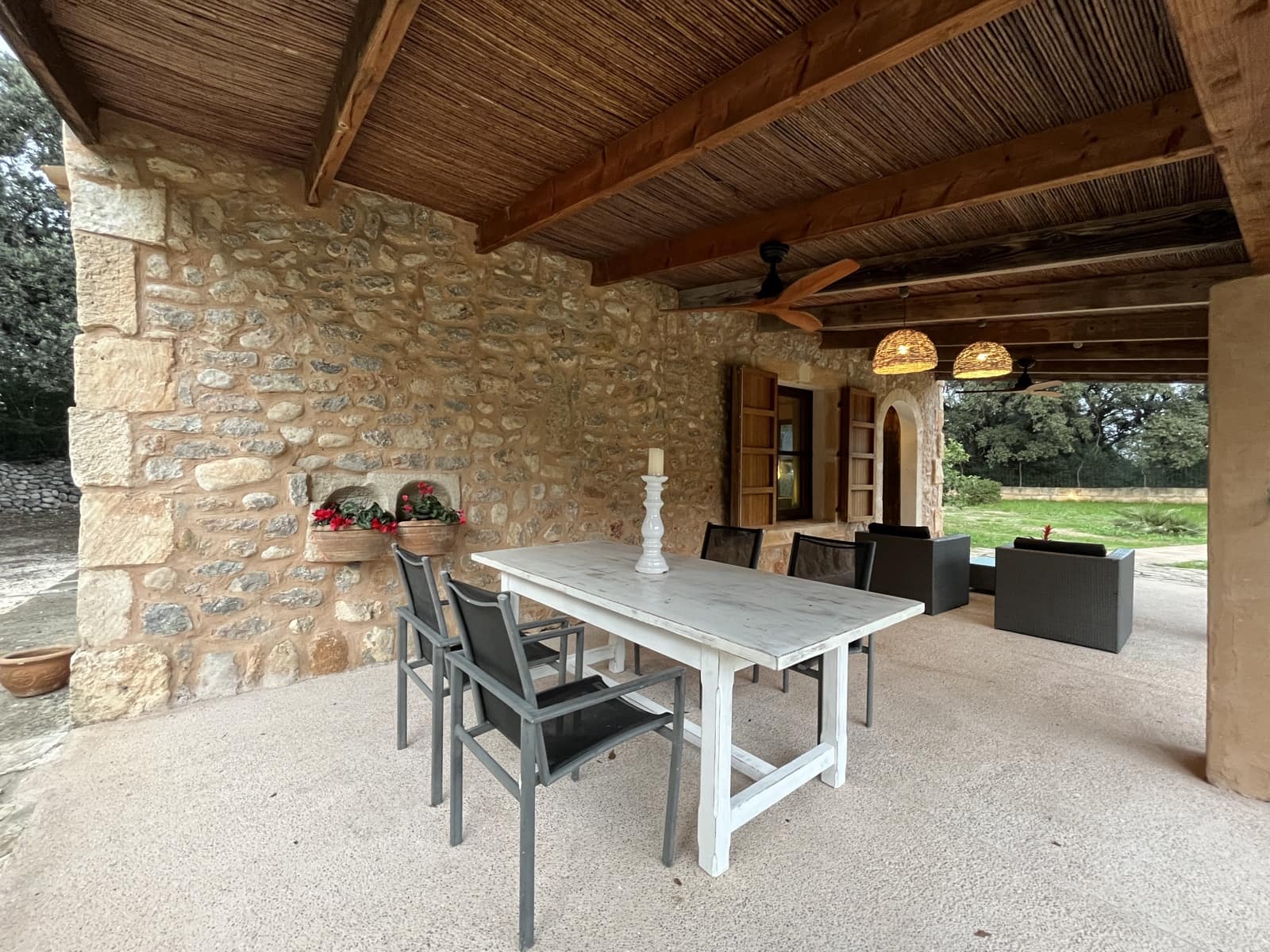 3 sovrum Villa att hyra i Buger med pool garage - 2 700 € (Ref: 6398393)