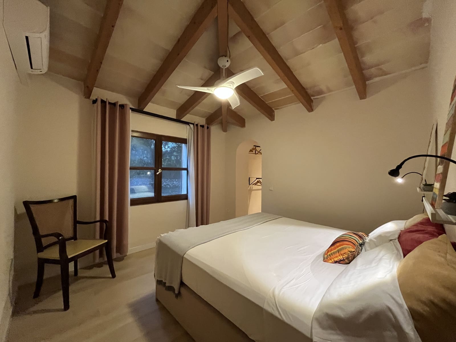 3 sovrum Villa att hyra i Buger med pool garage - 2 700 € (Ref: 6398393)