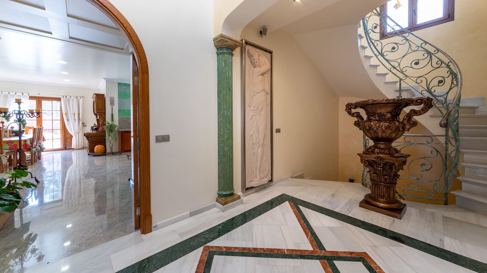 5 soveværelse Villa til salg i Ca'n Picafort med swimmingpool garage - € 2.500.000 (Ref: 6398402)