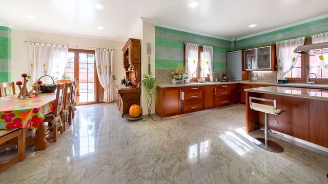 5 soverom Villa til salgs i Ca'n Picafort, Santa Margalida med svømmebasseng garasje - € 2 500 000 (Ref: 6398402)