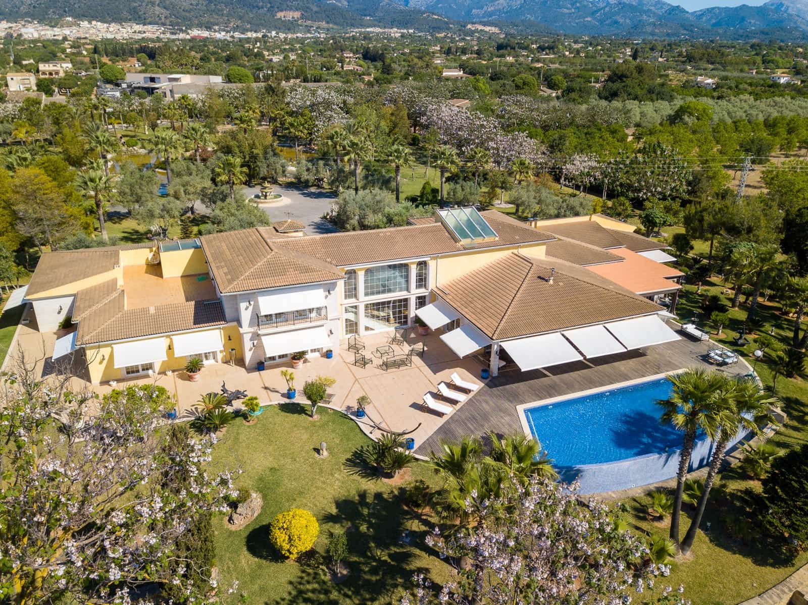 5 soveværelse Finca/Landehus til salg i Inca med swimmingpool garage - € 5.900.000 (Ref: 6457076)