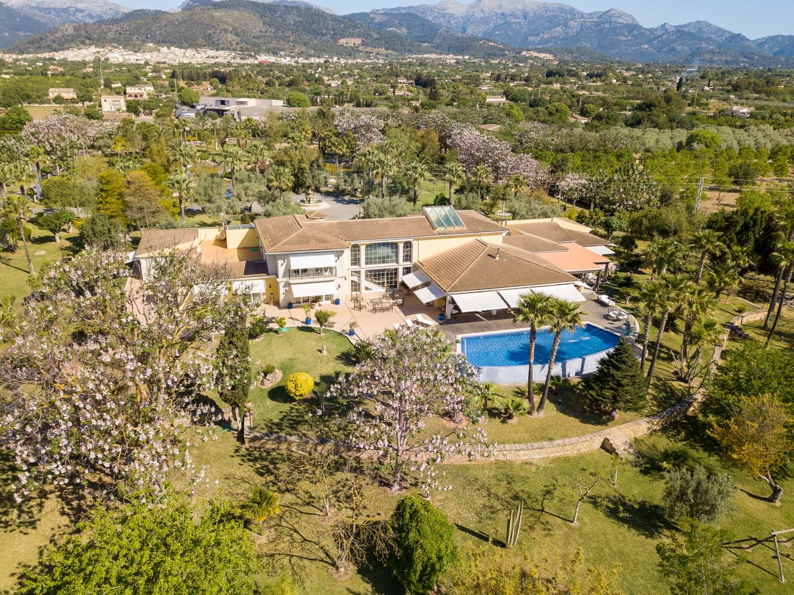 5 soveværelse Finca/Landehus til salg i Inca med swimmingpool garage - € 5.900.000 (Ref: 6457076)
