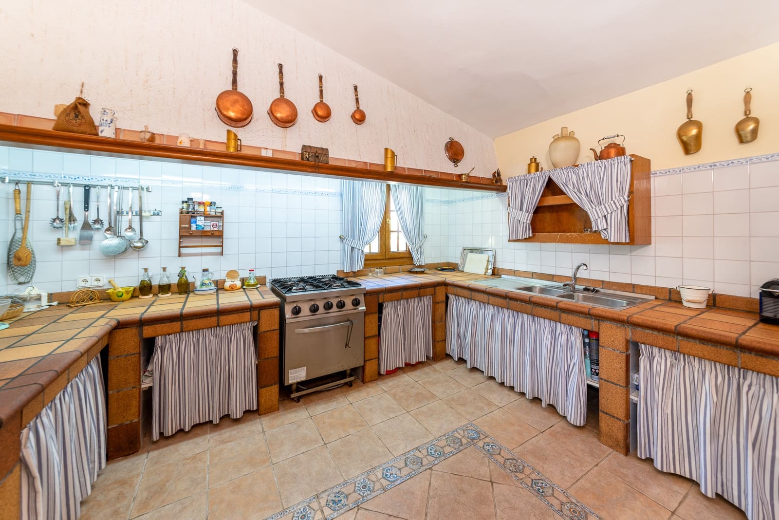 5 soveværelse Finca/Landehus til salg i Inca med swimmingpool garage - € 5.900.000 (Ref: 6457076)