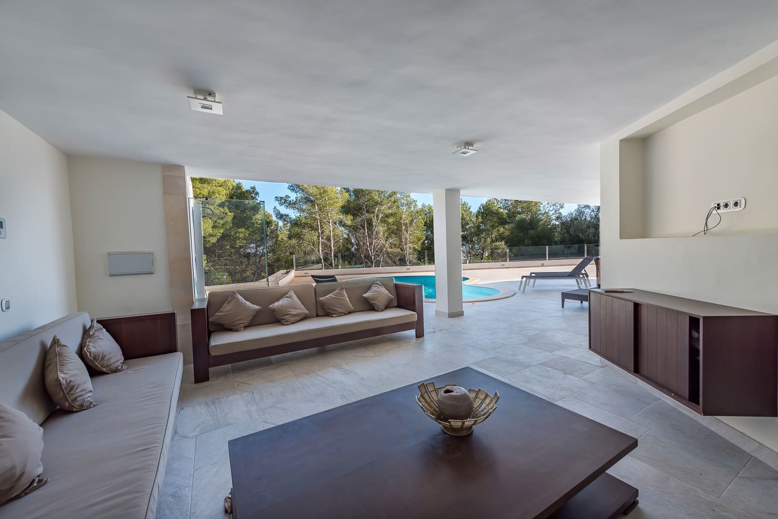 7 bedroom Villa for rent in Son Vida with pool garage - € 11,000 (Ref: 6457151)