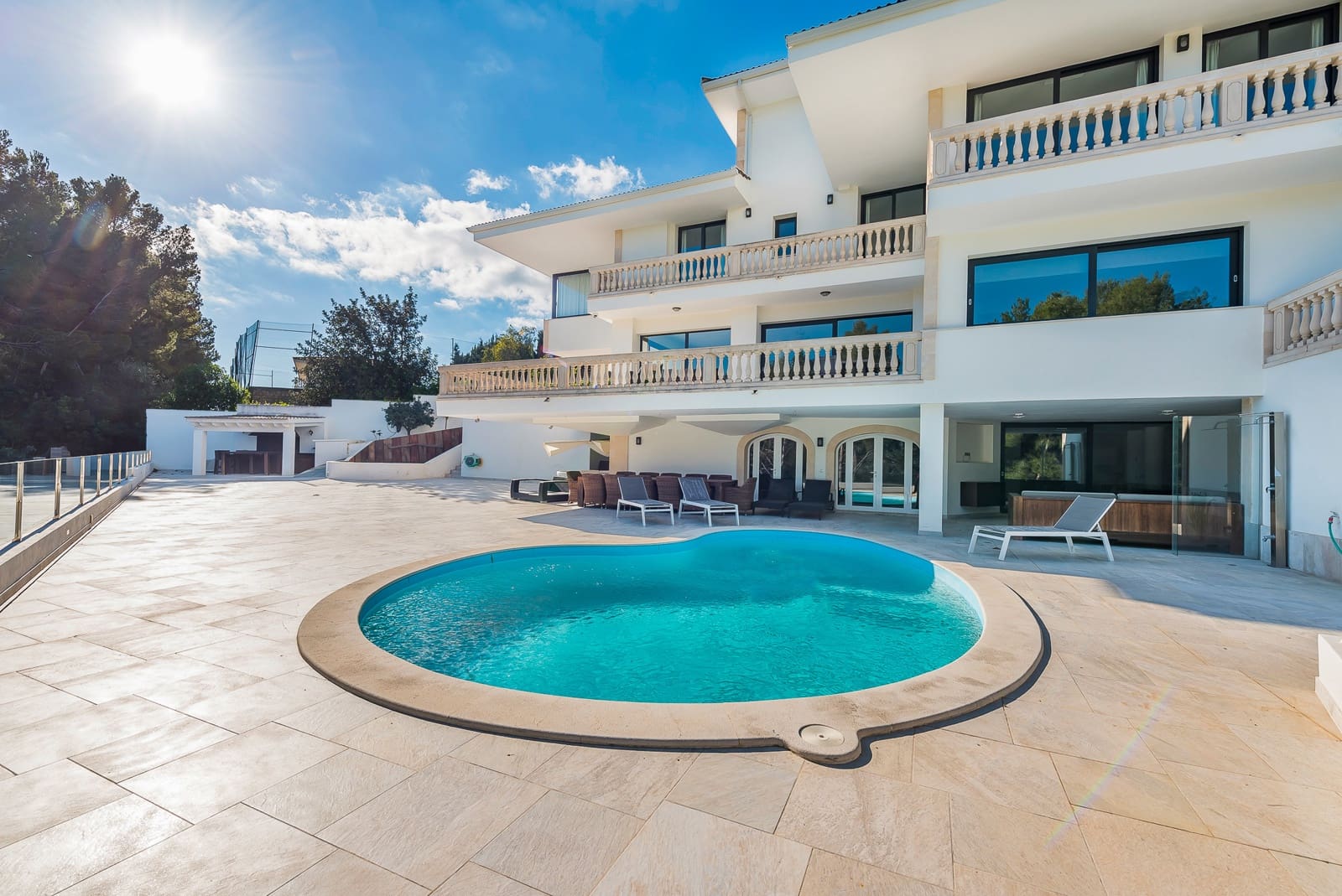 7 bedroom Villa for rent in Son Vida with pool garage - € 11,000 (Ref: 6457151)