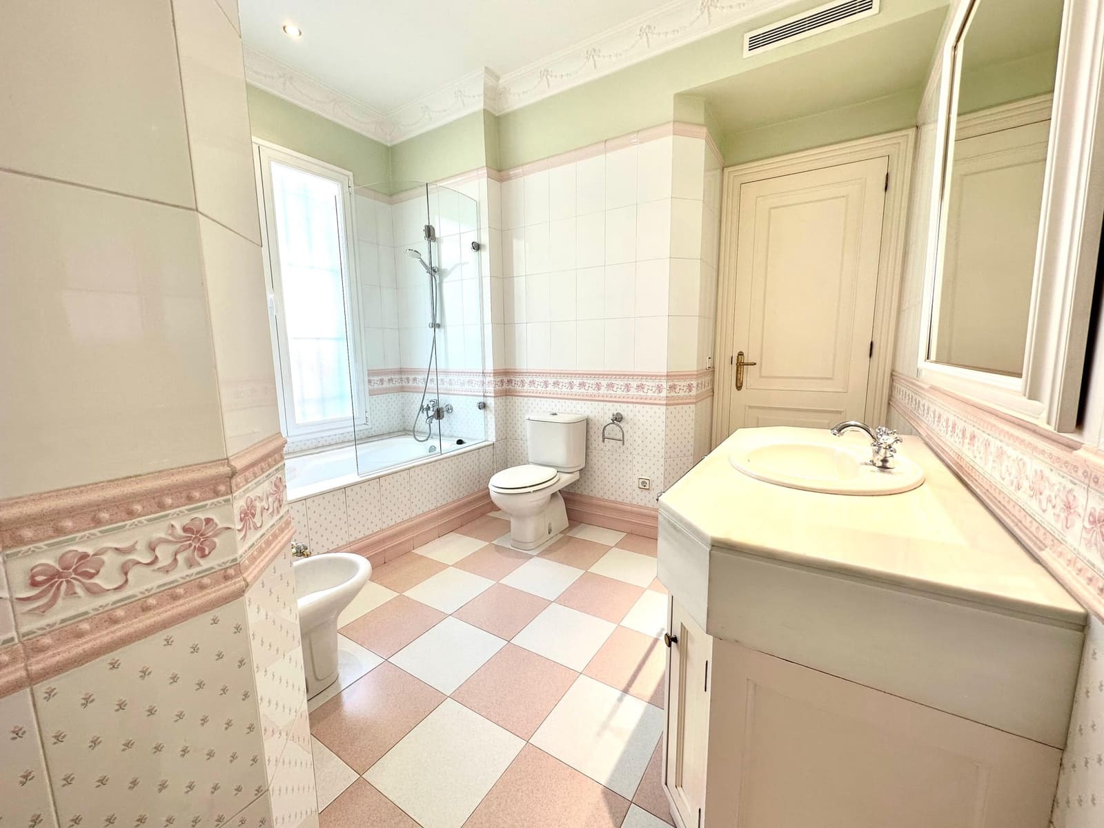 5 soveværelse Villa til leje i Bendinat med swimmingpool garage - € 8.500 (Ref: 6457172)