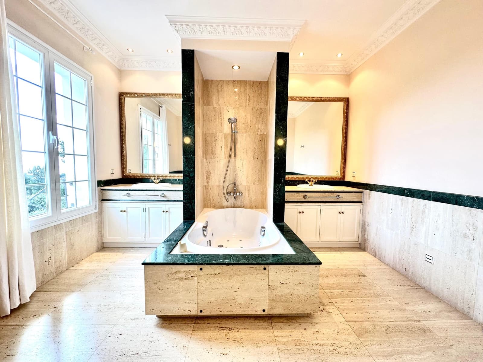 5 soveværelse Villa til leje i Bendinat med swimmingpool garage - € 8.500 (Ref: 6457172)