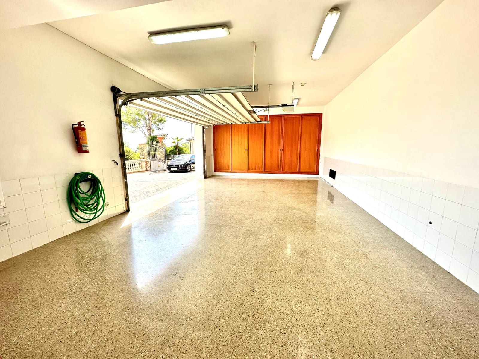 5 soveværelse Villa til leje i Bendinat med swimmingpool garage - € 8.500 (Ref: 6457172)