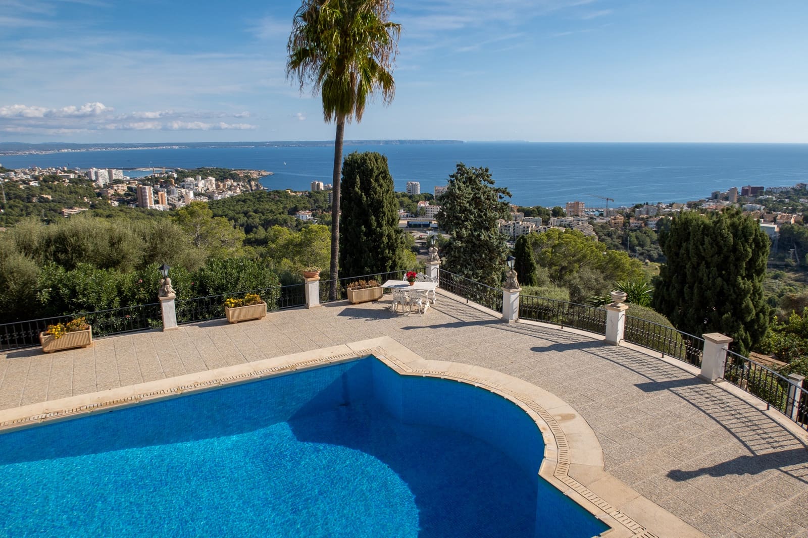 11 makuuhuone Huvila myytävänä paikassa Genova mukana uima-altaan 
autotalli - 12 900 000 € (Ref: 6457200)