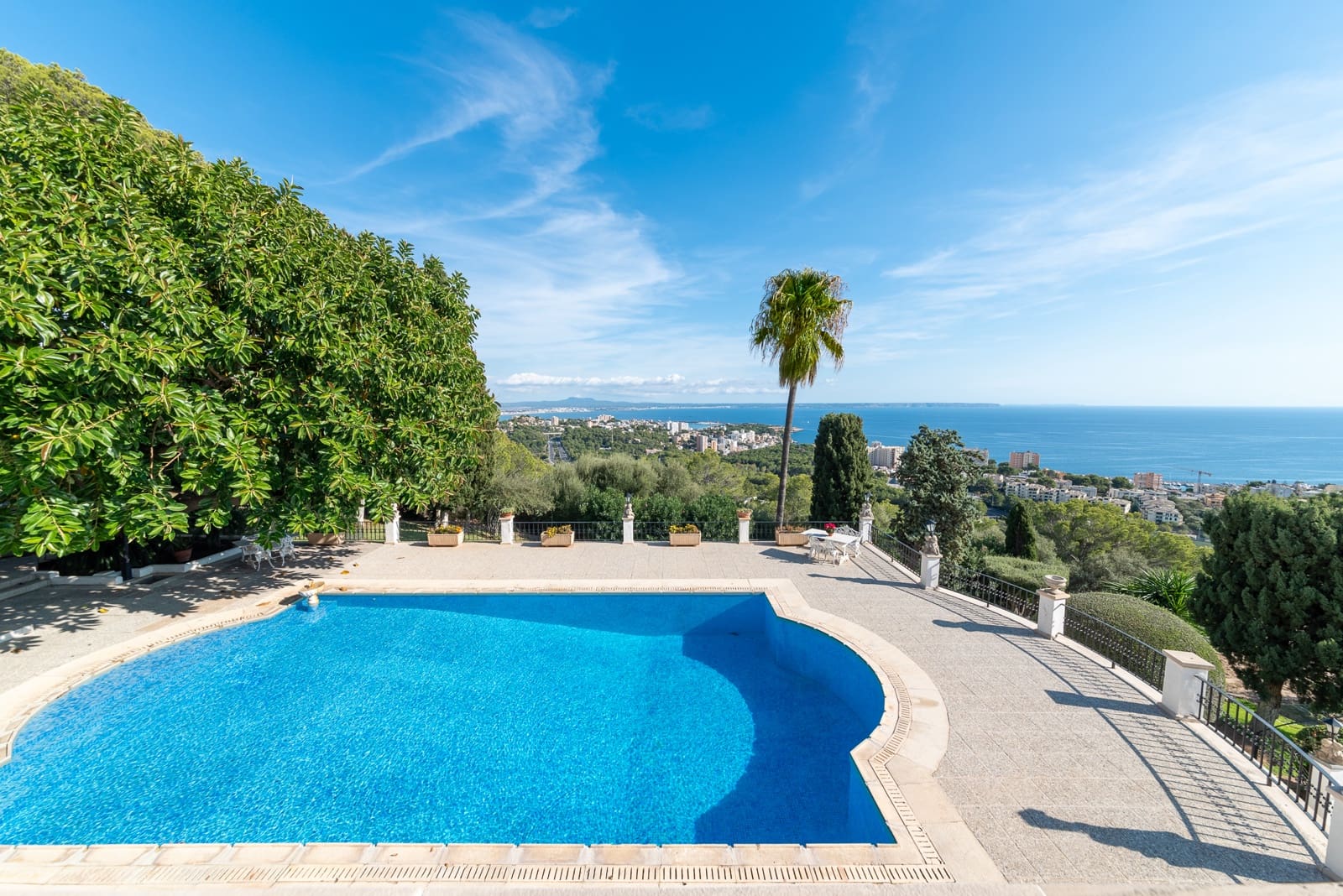 11 makuuhuone Huvila myytävänä paikassa Genova mukana uima-altaan 
autotalli - 12 900 000 € (Ref: 6457200)