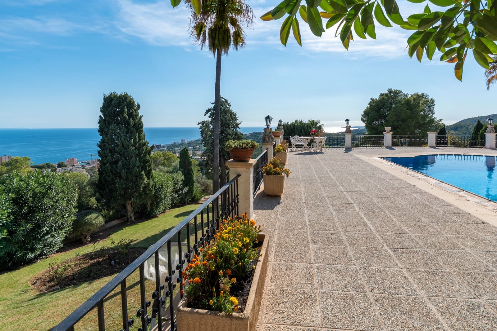 11 makuuhuone Huvila myytävänä paikassa Genova mukana uima-altaan 
autotalli - 12 900 000 € (Ref: 6457200)