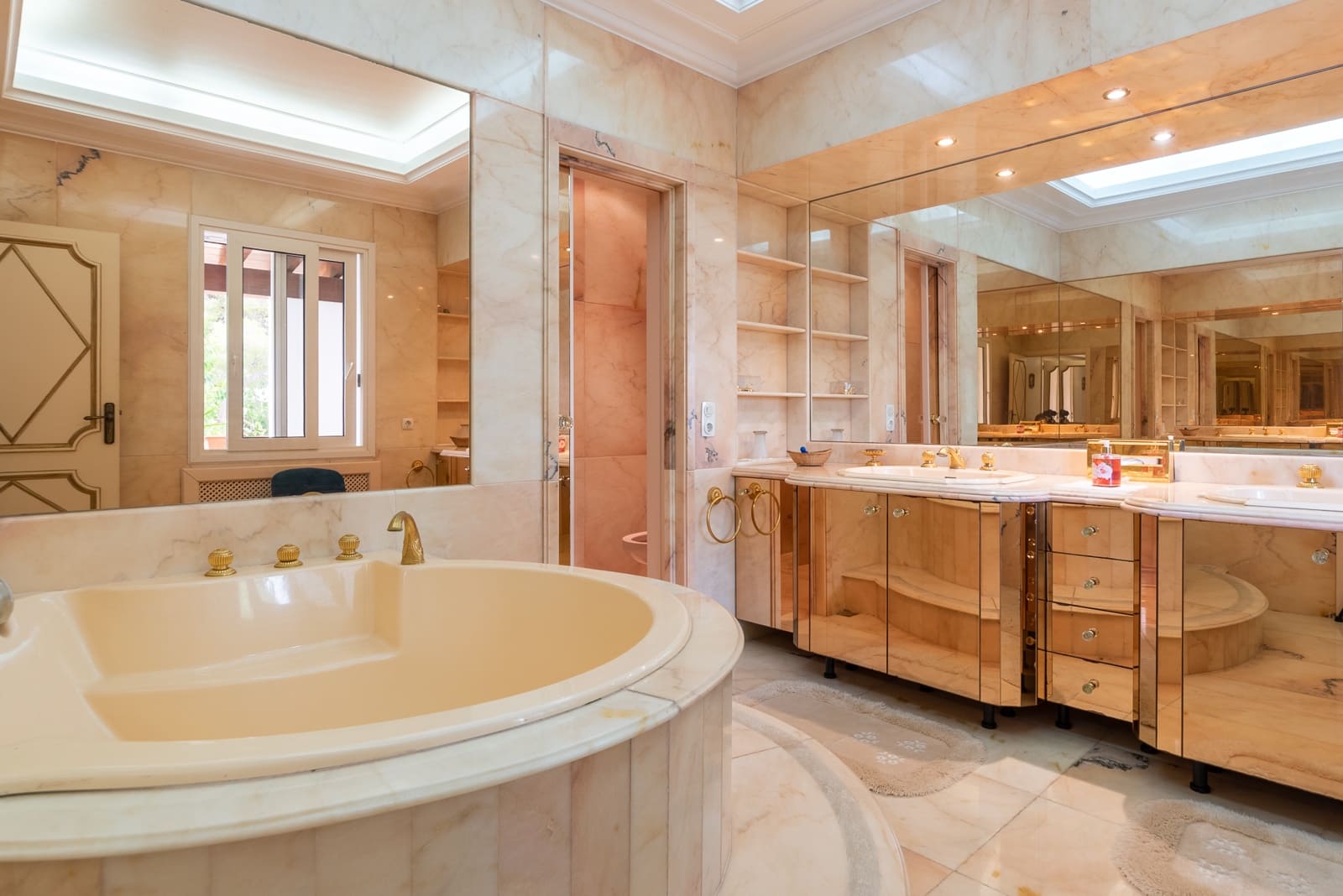 11 makuuhuone Huvila myytävänä paikassa Genova mukana uima-altaan 
autotalli - 12 900 000 € (Ref: 6457200)