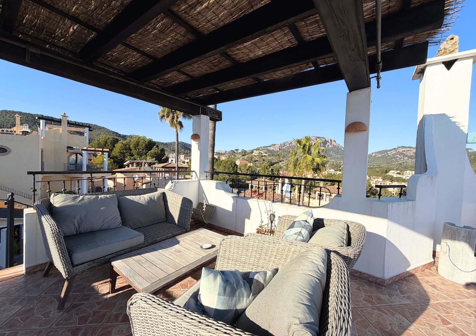 2 sypialnia Willa na sprzedaż w Es Camp De Mar / El Camp De Mar z basenem garażem - 1 200 000 € (Ref: 6502292)