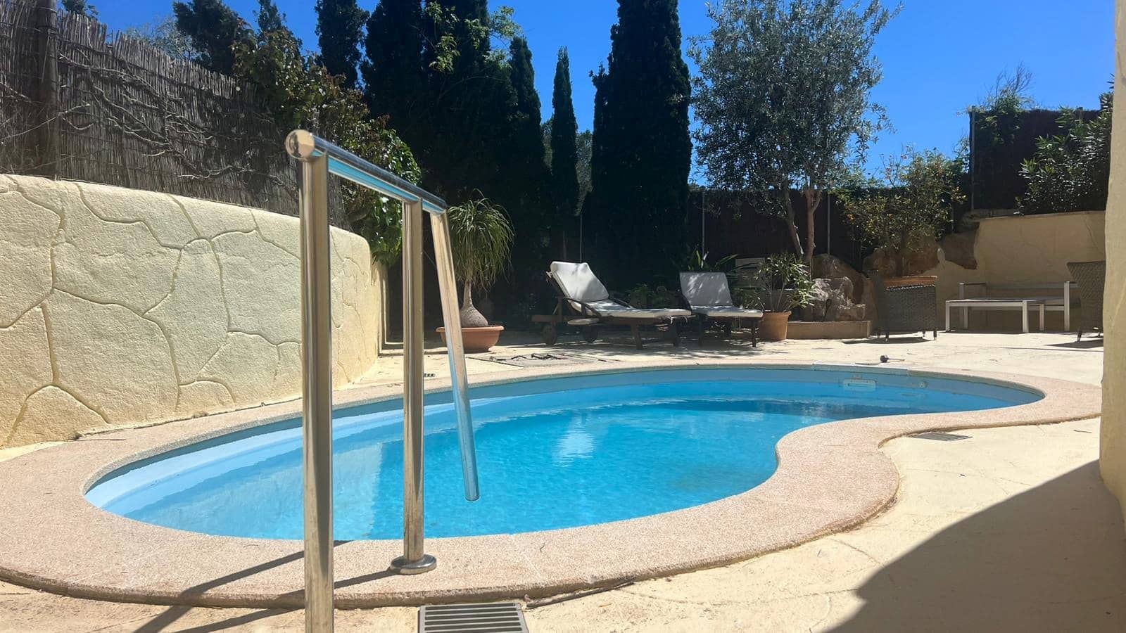2 chambre Villa/Maison à vendre à Es Camp De Mar / El Camp De Mar avec piscine garage - 1 170 000 € (Ref: 6502292)