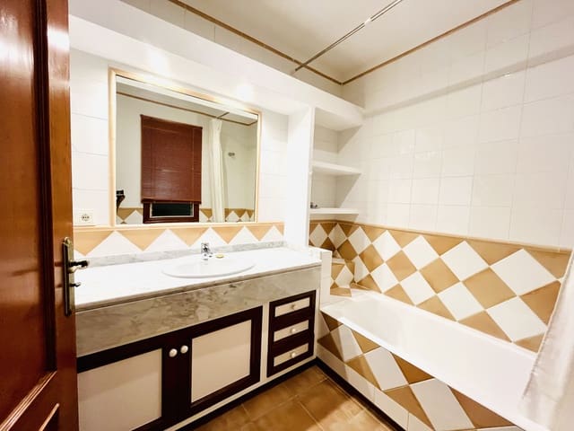 2 bedroom Apartment for rent in Cort, Palma de Mallorca - € 2,050 (Ref: 6525524)