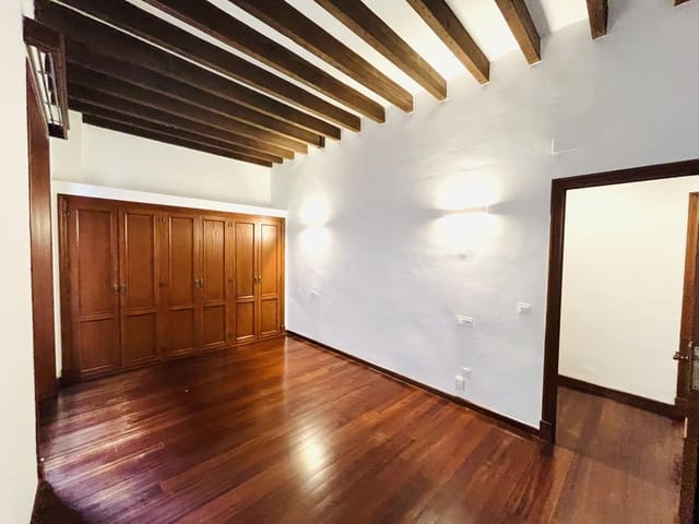 2 bedroom Apartment for rent in Cort, Palma de Mallorca - € 2,050 (Ref: 6525524)