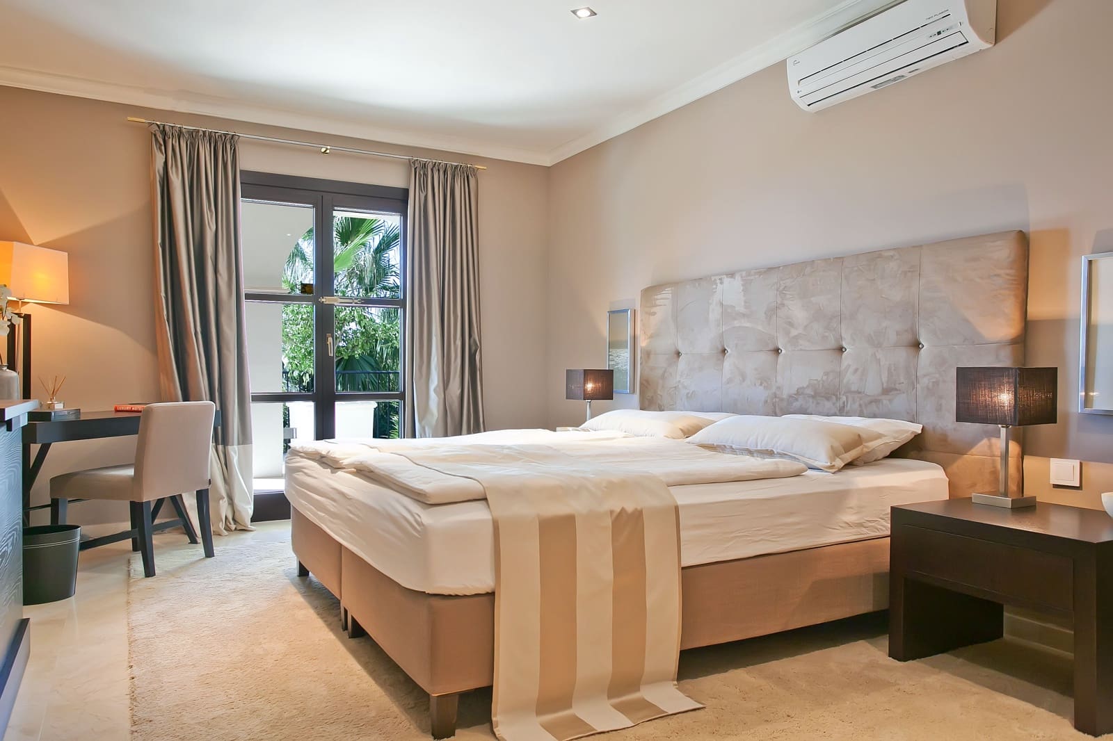 4 soveværelse Villa til salg i Bendinat med swimmingpool garage - € 7.500.000 (Ref: 6525527)