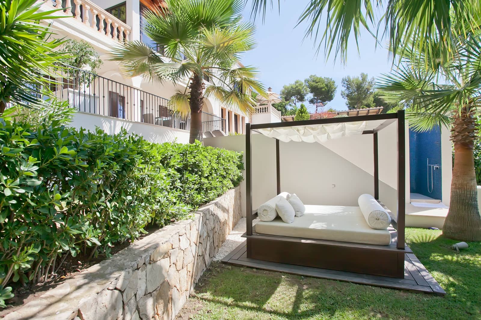 4 soveværelse Villa til salg i Bendinat med swimmingpool garage - € 7.500.000 (Ref: 6525527)