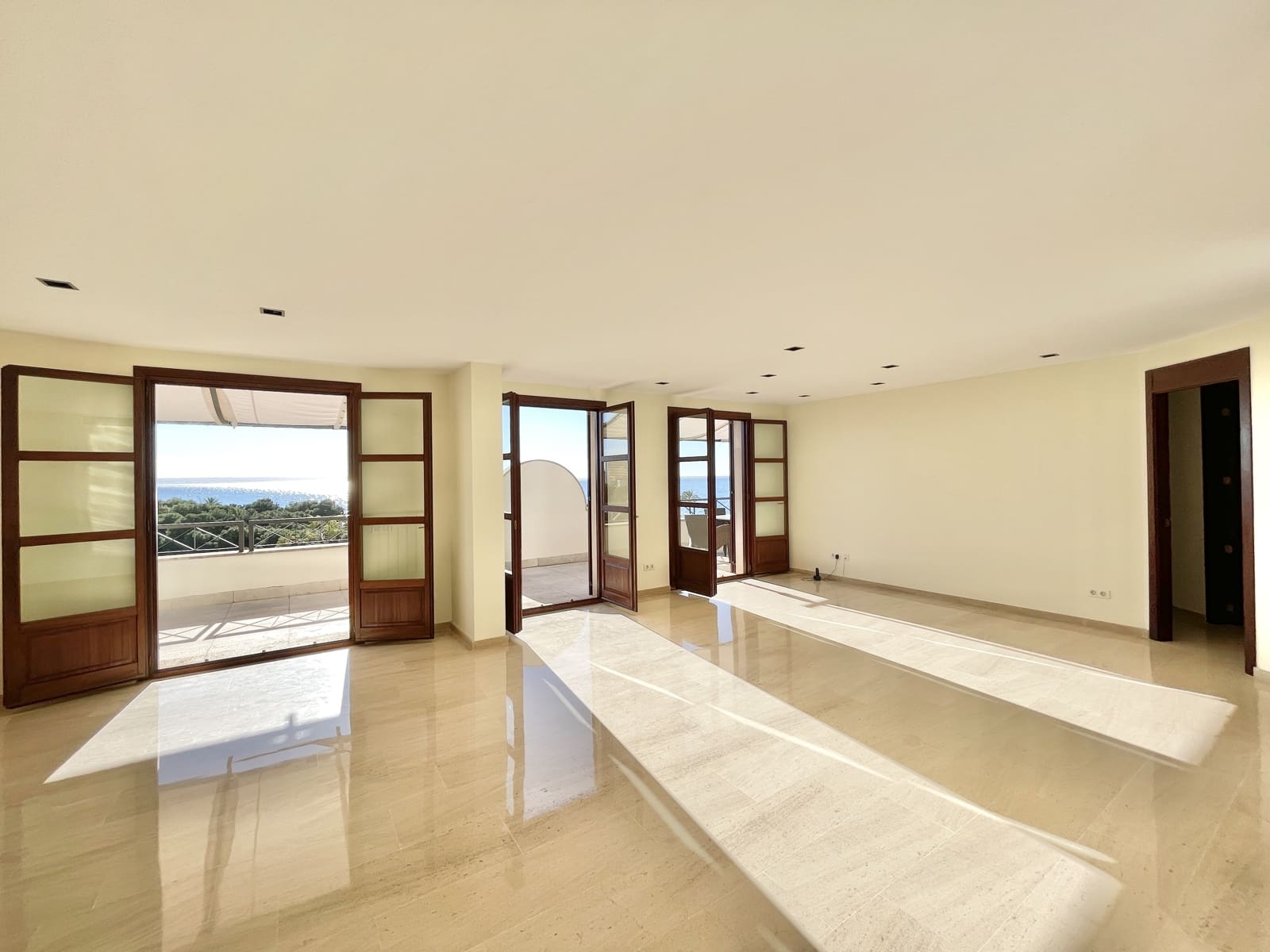 Penthouse de 4 chambres à louer à Palma de Mallorca avec garage - 8 000 € (Ref: 6551480)