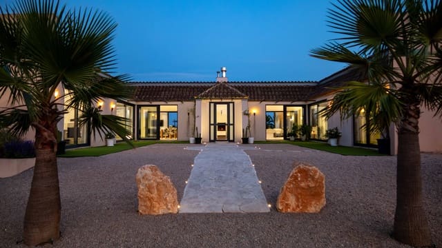 5 soverom Finca/Herregård til salgs i Llucmajor med svømmebasseng garasje - € 2 200 000 (Ref: 6651386)