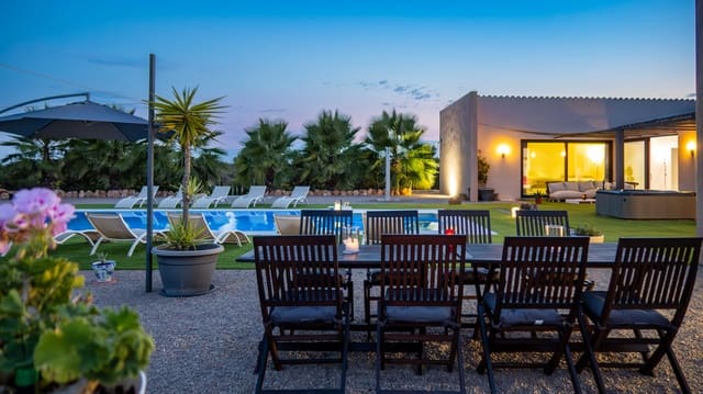 5 soverom Finca/Herregård til salgs i Llucmajor med svømmebasseng garasje - € 2 200 000 (Ref: 6651386)