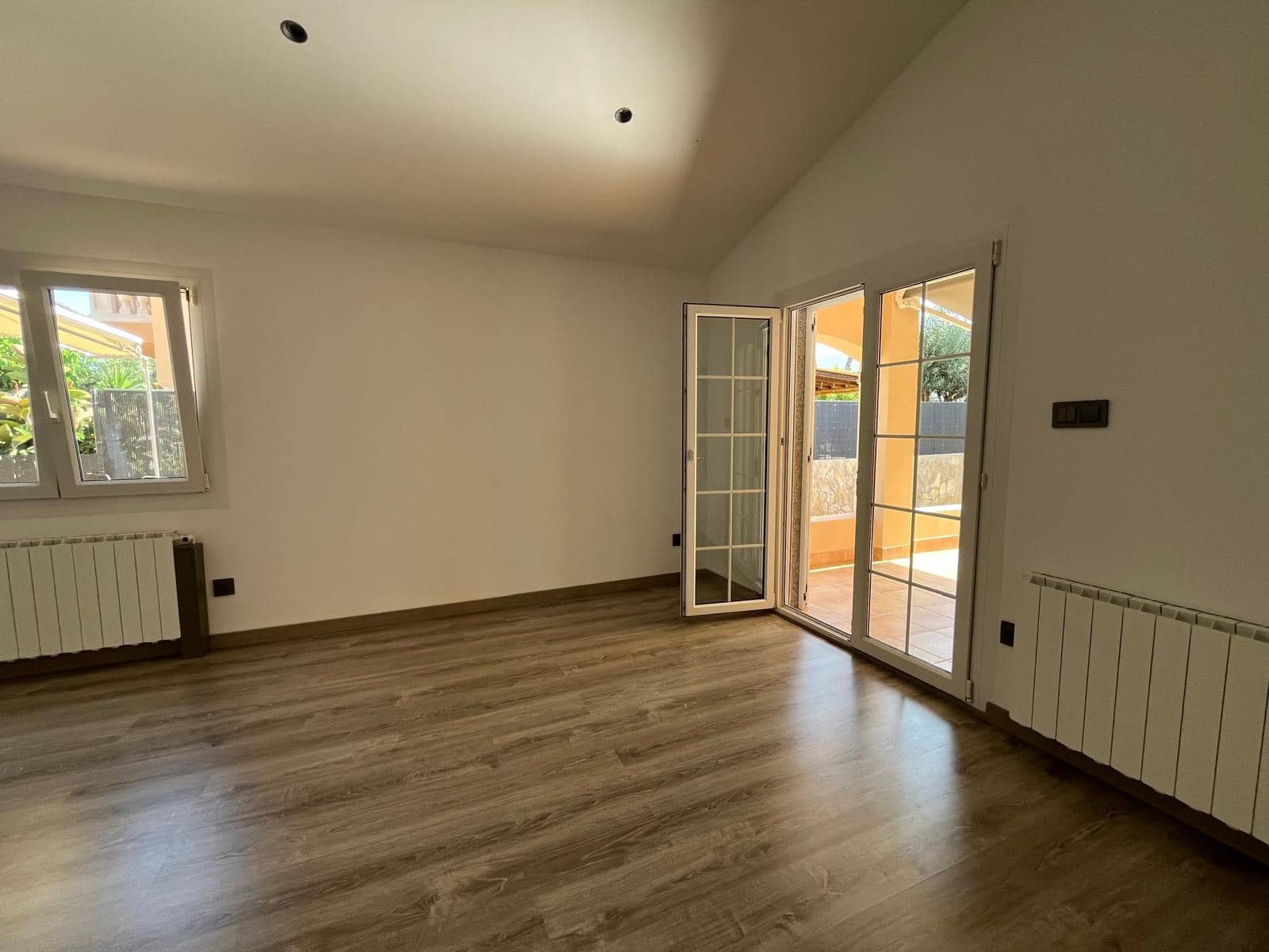 4 bedroom Villa for rent in El Toro / Port Adriano with garage - € 4,000 (Ref: 6691892)