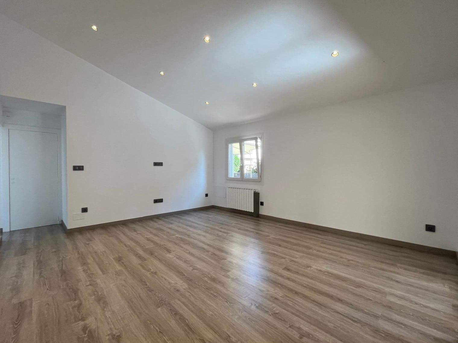 4 bedroom Villa for rent in El Toro / Port Adriano with garage - € 4,000 (Ref: 6691892)