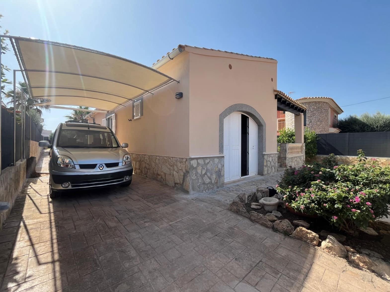 4 bedroom Villa for rent in El Toro / Port Adriano with garage - € 4,000 (Ref: 6691892)