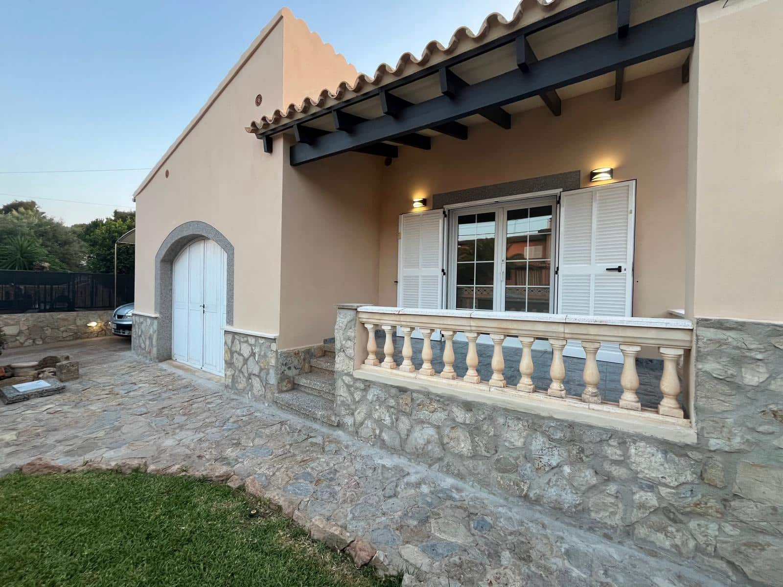 4 bedroom Villa for rent in El Toro / Port Adriano with garage - € 4,000 (Ref: 6691892)