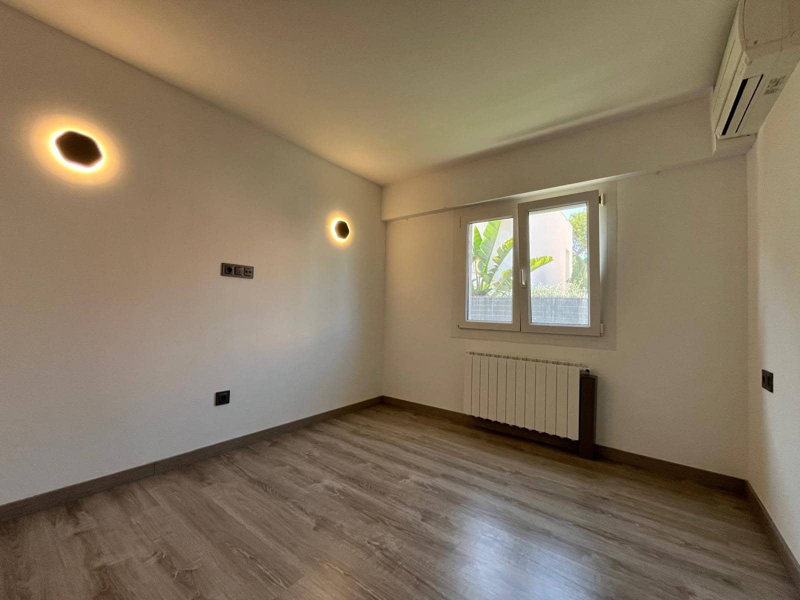 4 bedroom Villa for rent in El Toro / Port Adriano with garage - € 4,000 (Ref: 6691892)