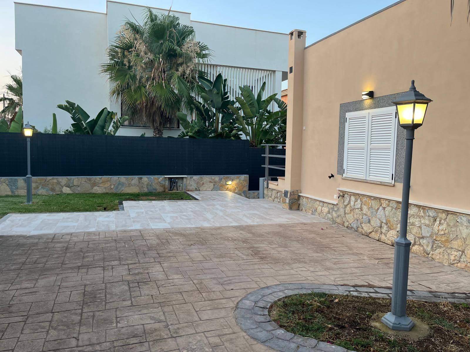 4 bedroom Villa for rent in El Toro / Port Adriano with garage - € 4,000 (Ref: 6691892)