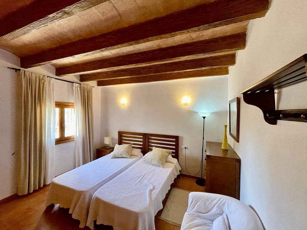 4 soveværelse Finca/Landehus til salg i Llubi med swimmingpool garage - € 2.200.000 (Ref: 6850832)