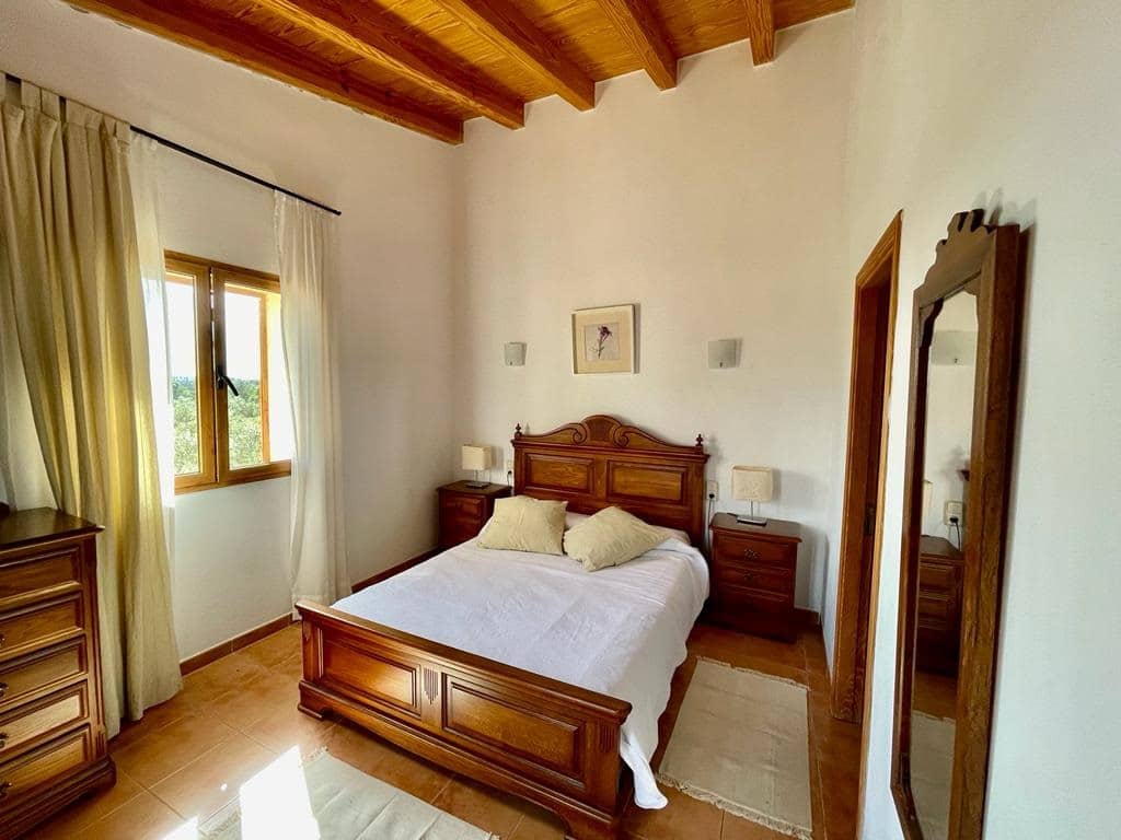 4 soveværelse Finca/Landehus til salg i Llubi med swimmingpool garage - € 2.200.000 (Ref: 6850832)