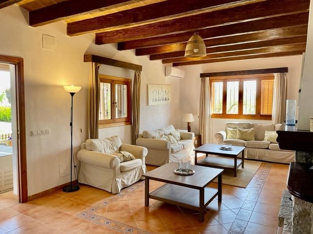 4 soveværelse Finca/Landehus til salg i Llubí med swimmingpool garage - € 2.200.000 (Ref: 6850832)