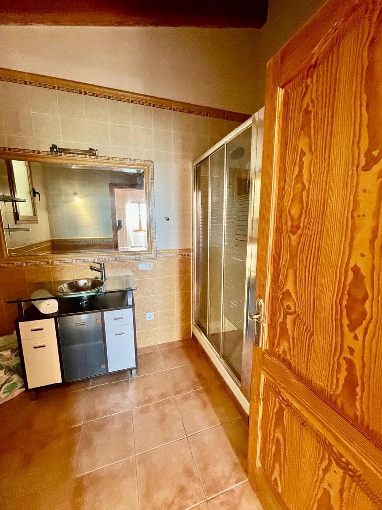 4 soveværelse Finca/Landehus til salg i Llubi med swimmingpool garage - € 2.200.000 (Ref: 6850832)