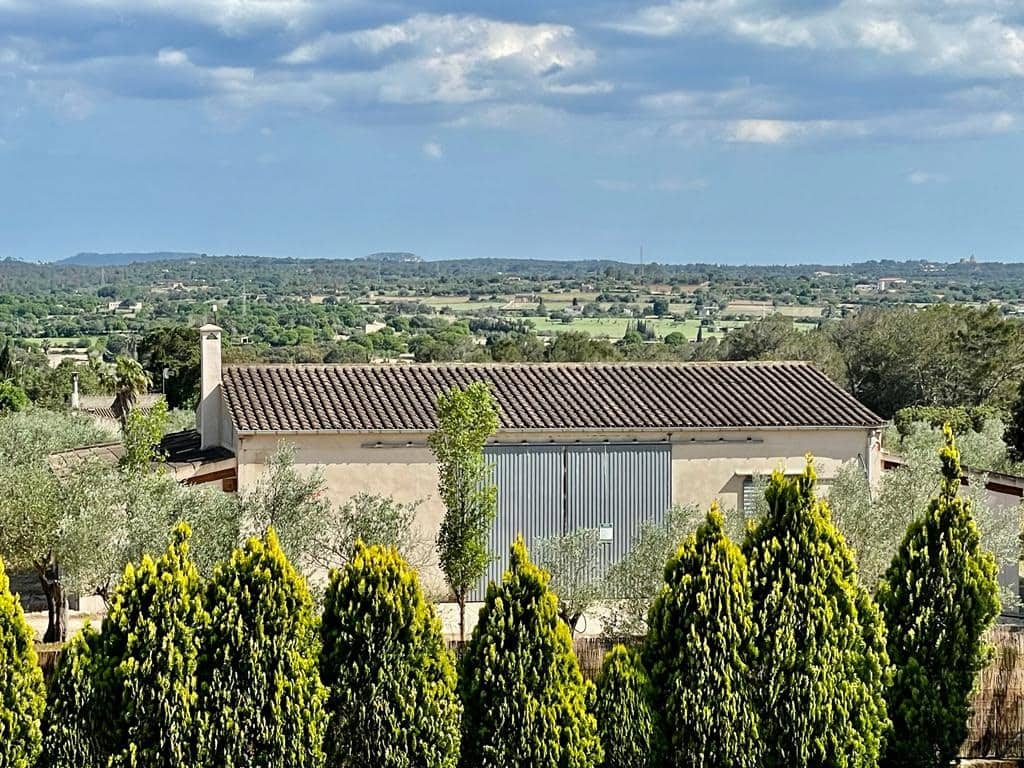 4 soveværelse Finca/Landehus til salg i Llubi med swimmingpool garage - € 2.200.000 (Ref: 6850832)