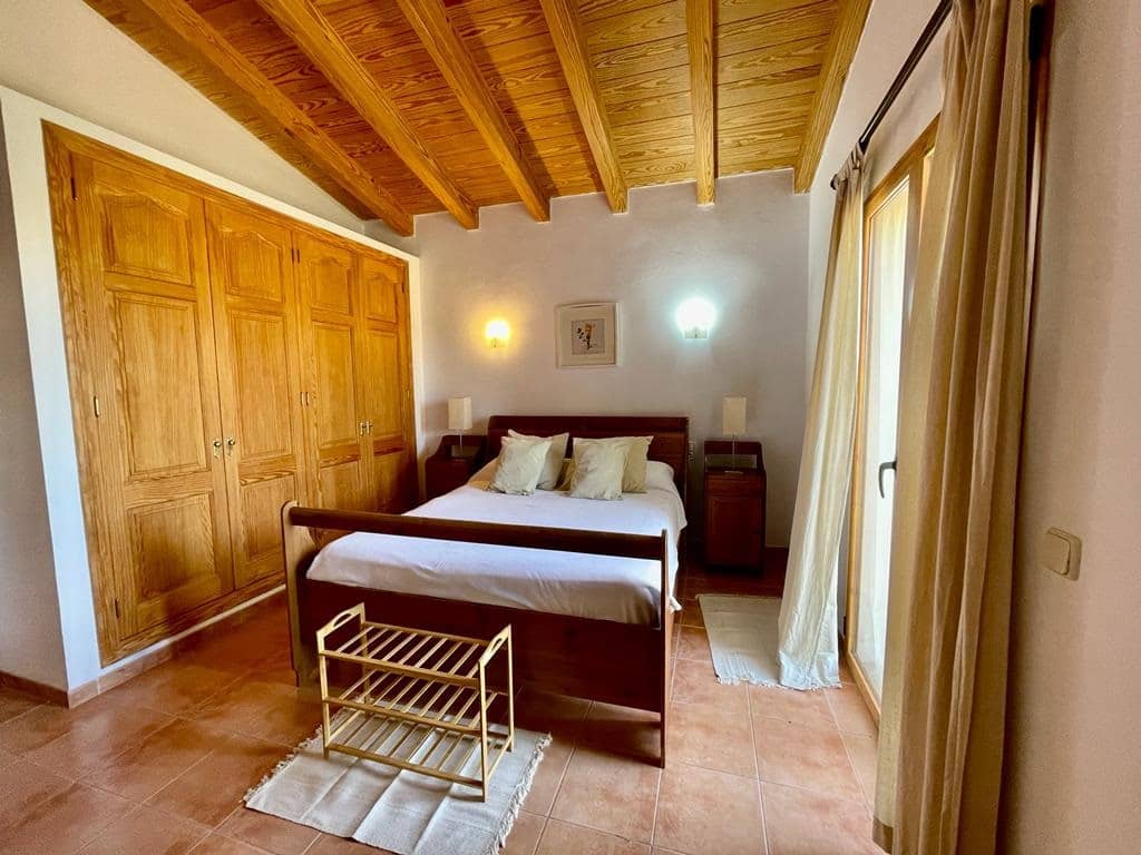 4 soveværelse Finca/Landehus til salg i Llubi med swimmingpool garage - € 2.200.000 (Ref: 6850832)