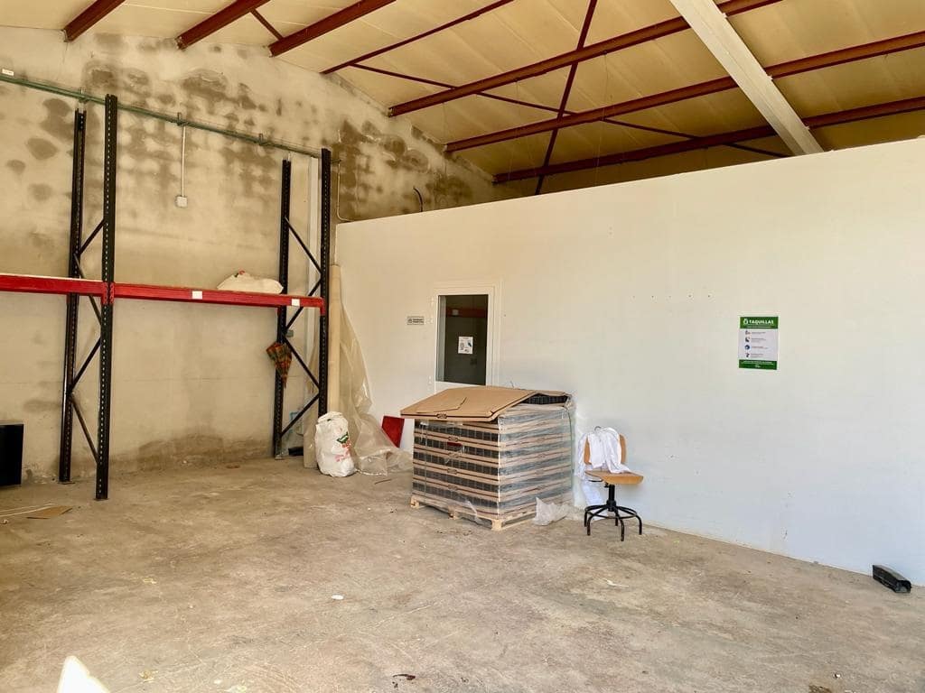 4 soveværelse Finca/Landehus til salg i Llubi med swimmingpool garage - € 2.200.000 (Ref: 6850832)