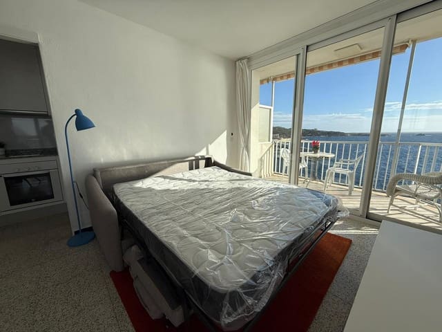 2 soveværelse Lejlighed til leje i Cala Ratjada, Capdepera - € 1.600 (Ref: 6915200)