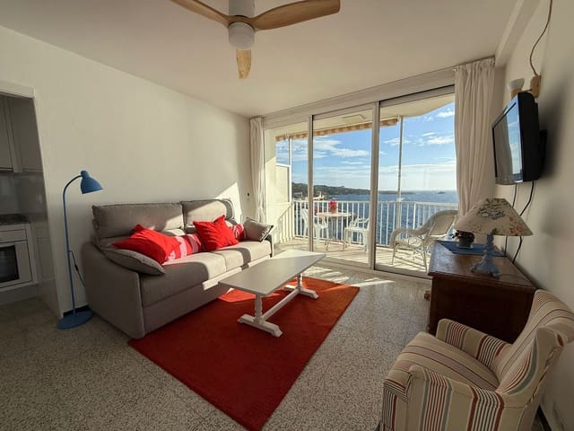 2 soveværelse Lejlighed til leje i Cala Ratjada, Capdepera - € 1.600 (Ref: 6915200)