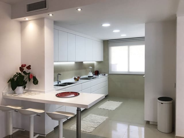 4 sypialnia Dom blizniak do wynajęcia w Cala Vinyes / Cala Vinyas / Cala Viñas, Calvià z basenem garażem - 3 950 € (Ref: 6982586)