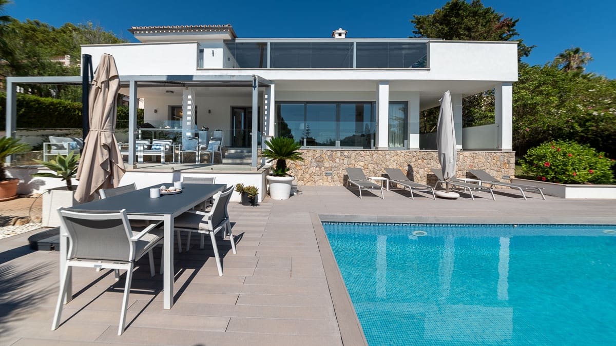 5 slaapkamer Villa te koop in Santa Ponsa met garage - € 2.995.000 (Ref: 6995162)
