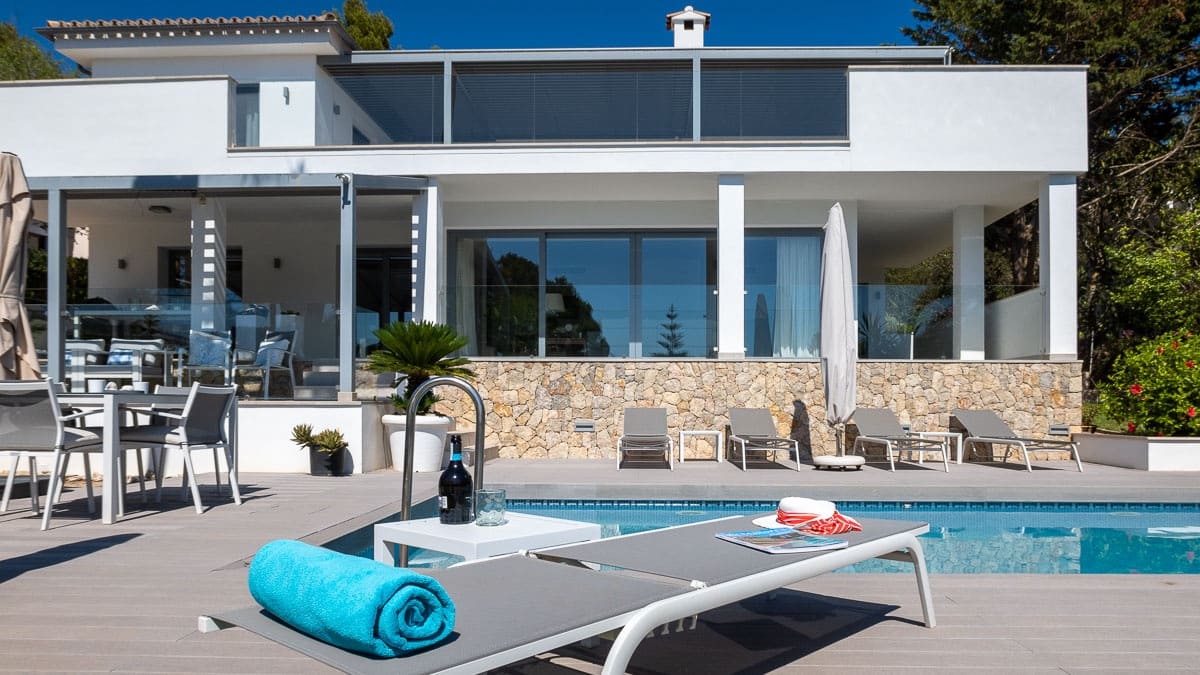5 slaapkamer Villa te koop in Santa Ponsa met garage - € 2.995.000 (Ref: 6995162)