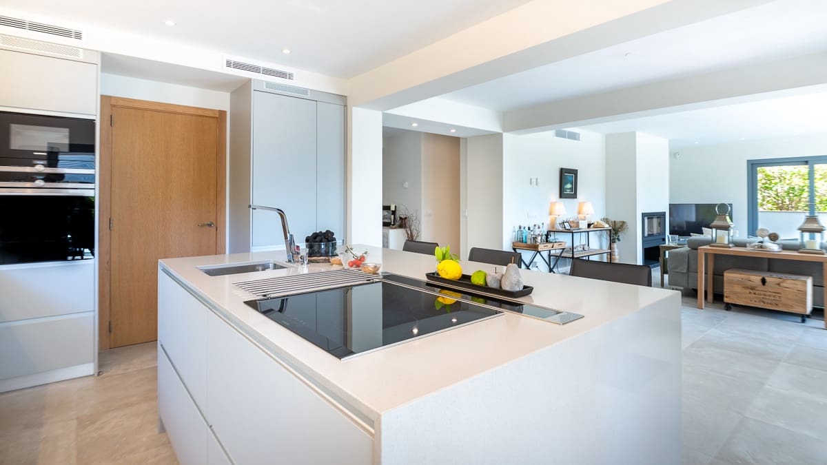 5 slaapkamer Villa te koop in Santa Ponsa met garage - € 2.995.000 (Ref: 6995162)