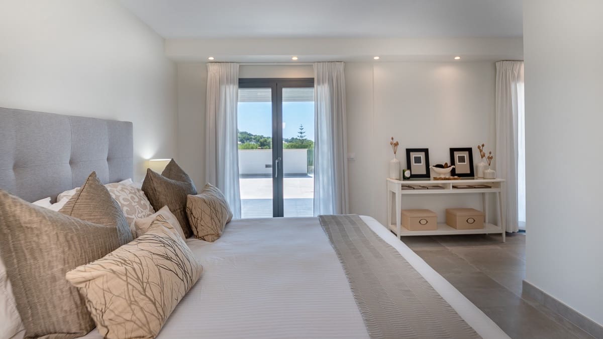 5 slaapkamer Villa te koop in Santa Ponsa met garage - € 2.995.000 (Ref: 6995162)