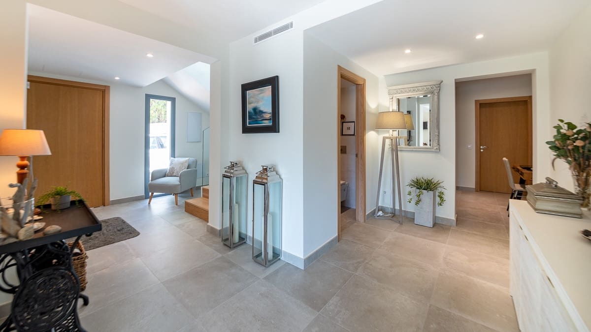 5 slaapkamer Villa te koop in Santa Ponsa met garage - € 2.995.000 (Ref: 6995162)