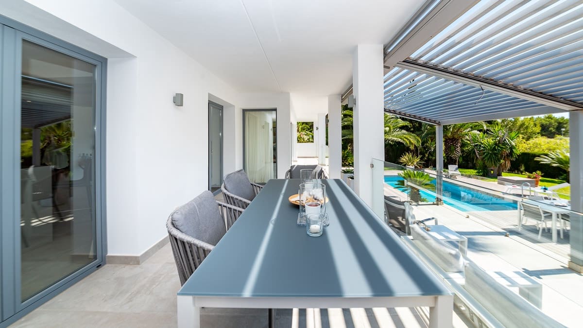 5 slaapkamer Villa te koop in Santa Ponsa met garage - € 2.995.000 (Ref: 6995162)