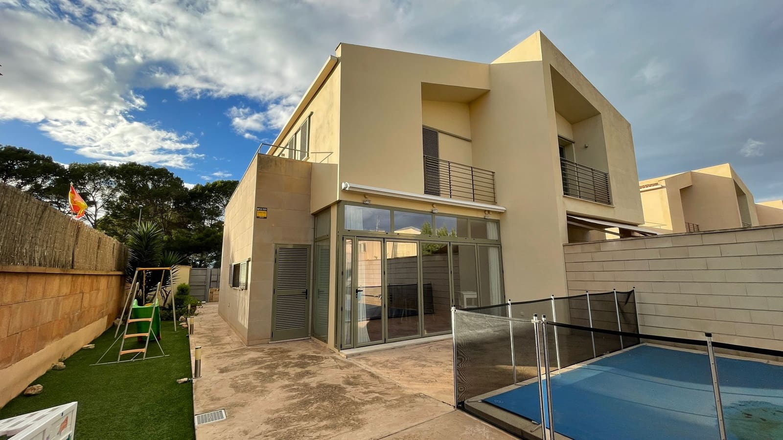 3 bedroom Townhouse for rent in Puig de Ros with pool - € 3,500 (Ref: 7006836)