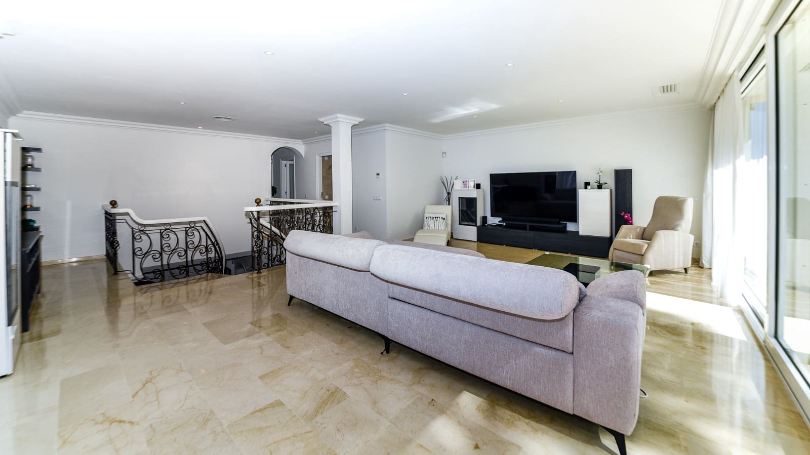 5 slaapkamer Villa te koop in Puerto de Alcudia met garage - € 4.990.000 (Ref: 7011793)